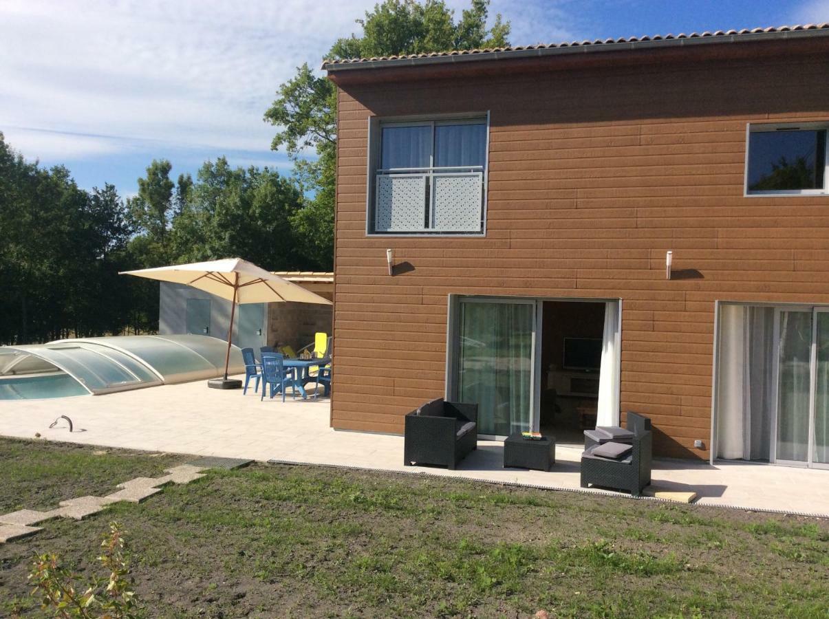 Gite Du Puy De L'Etang Laruscade Exterior photo